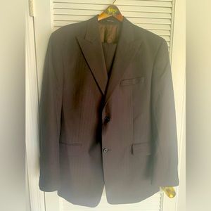 Calvin Klein men’s brown wool pinstriped 2 piece lined suit size 44 R 38x28